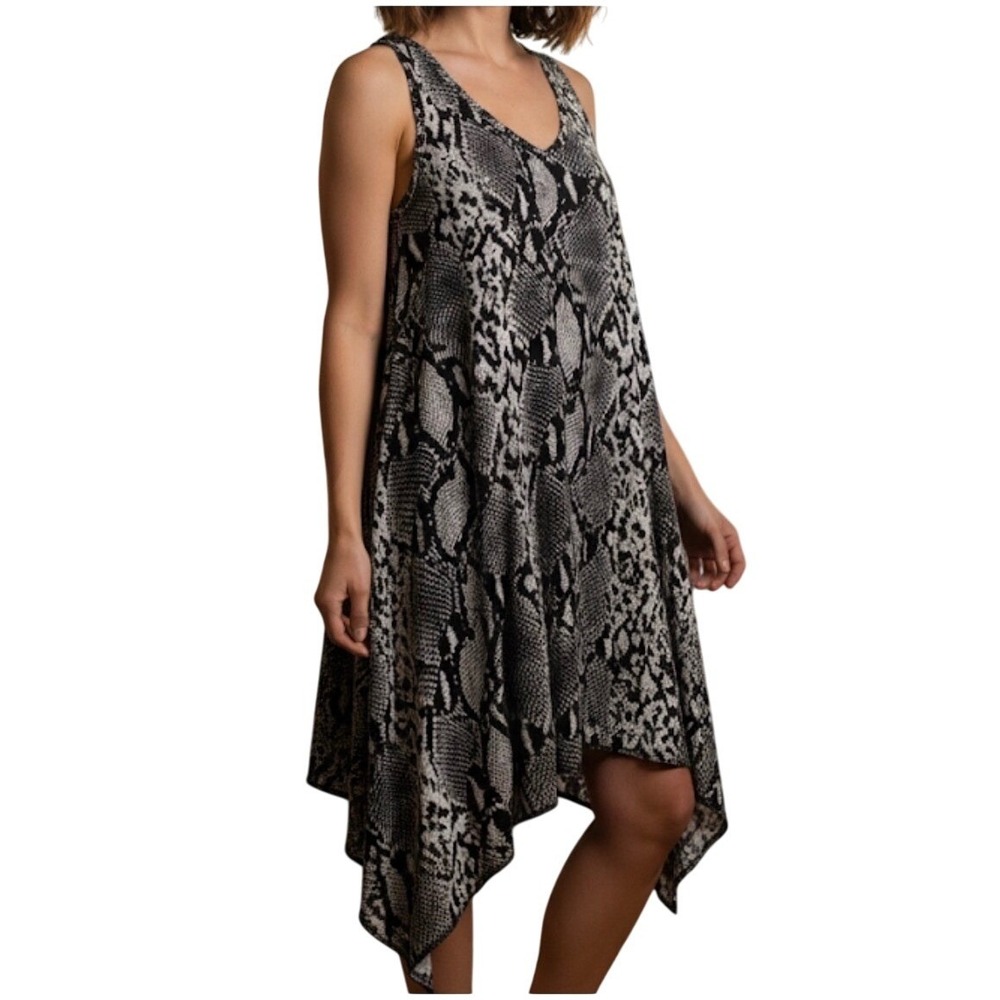 Sweet Juliet Snakeskin Print Sharkbite Hem Tunic Dress Small Black Gray Pockets‎